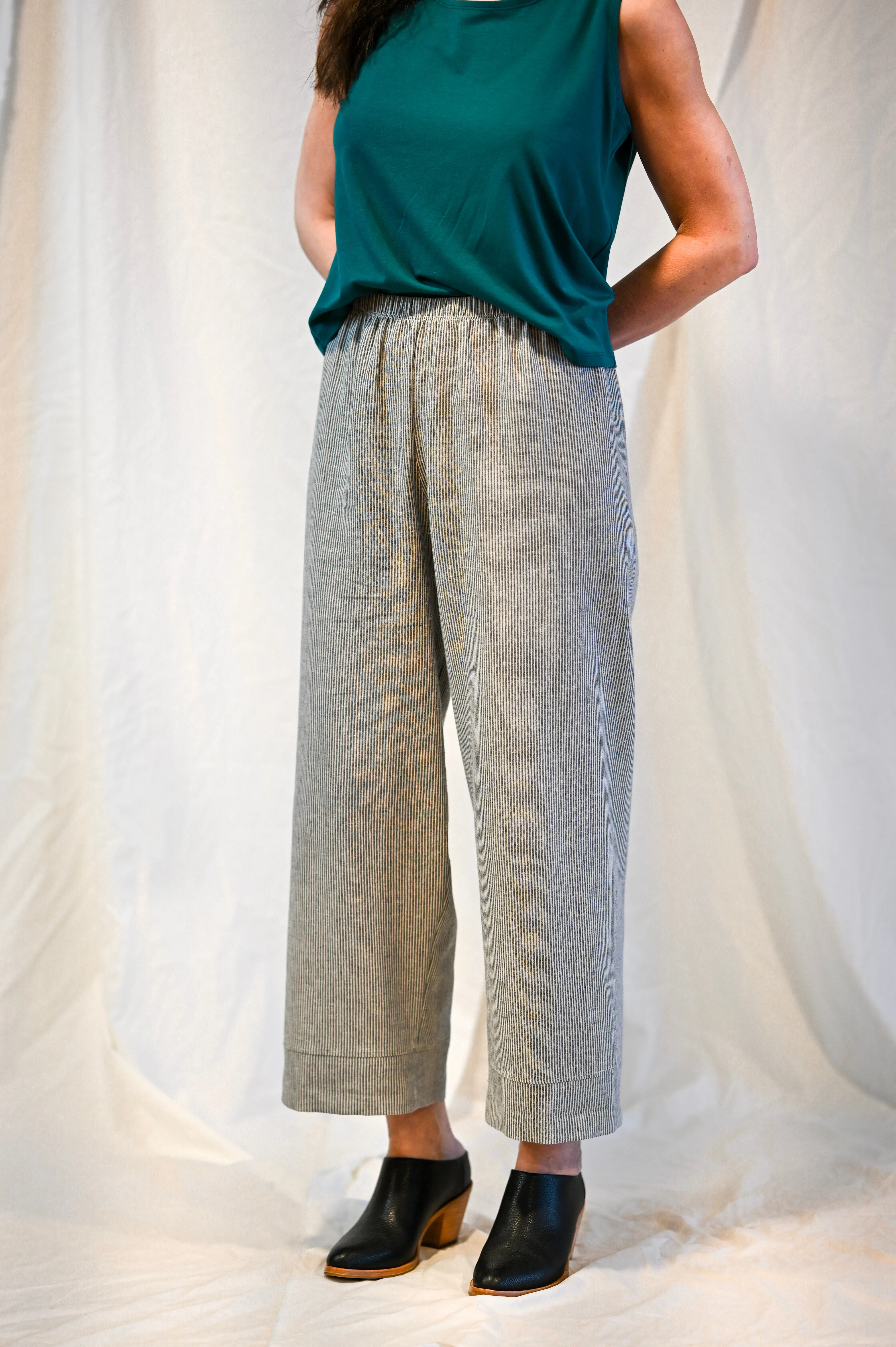 Crop Pant (SALE) sold by Leka product image thumbnail 2