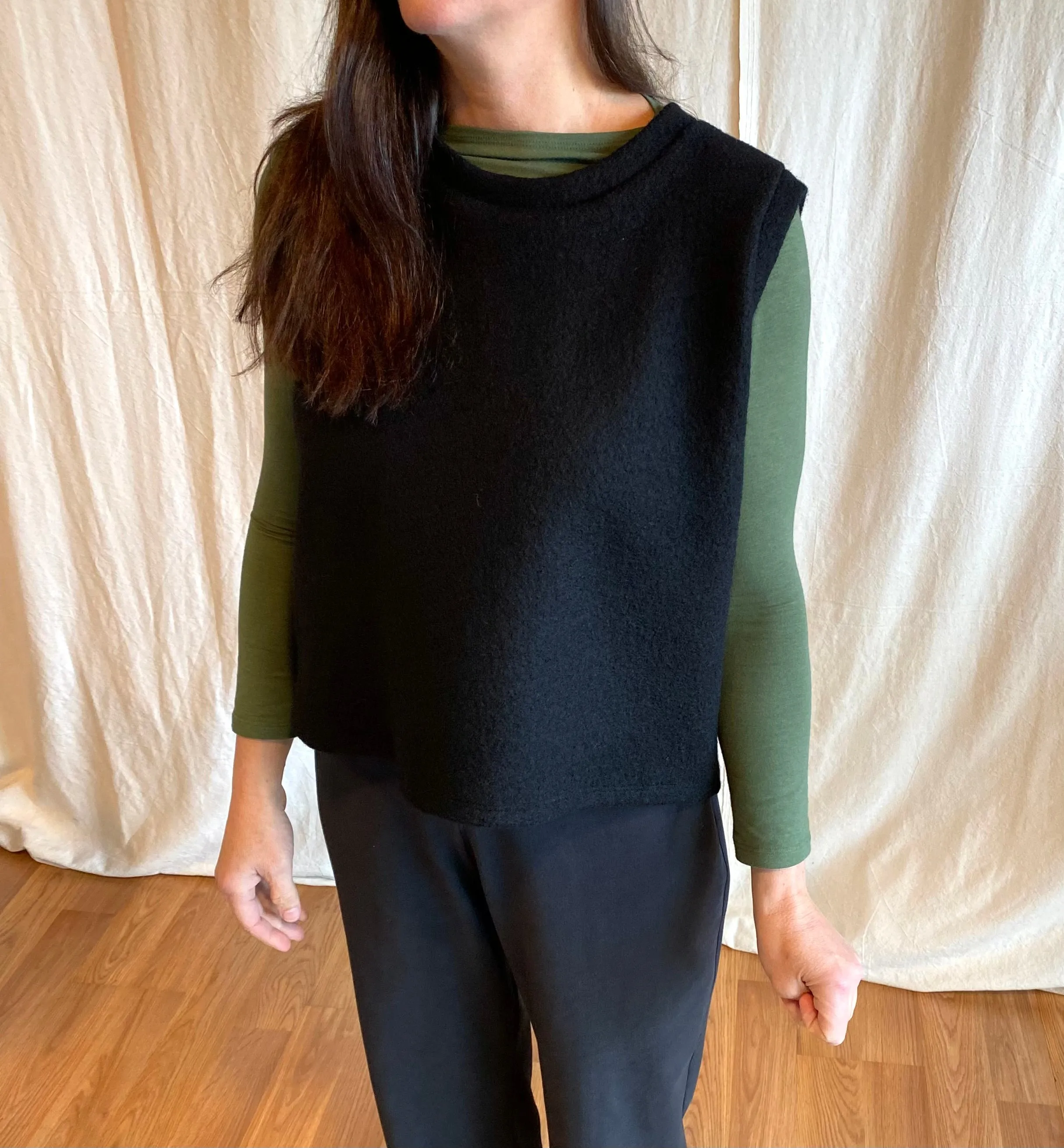 Pullover Vest sold by Leka product image thumbnail 5