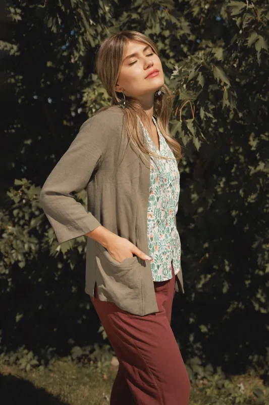 Cardigan végane de style kimono sold by Meemoza