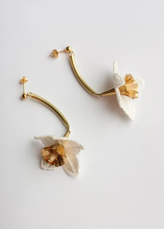 Boucles d’oreille Jonquilles - This Ilk sold by Meemoza