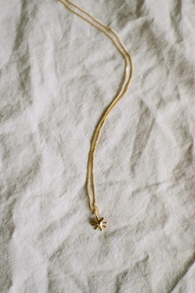 Pendentif marguerite - Manufacture fait main sold by Meemoza product image thumbnail 4