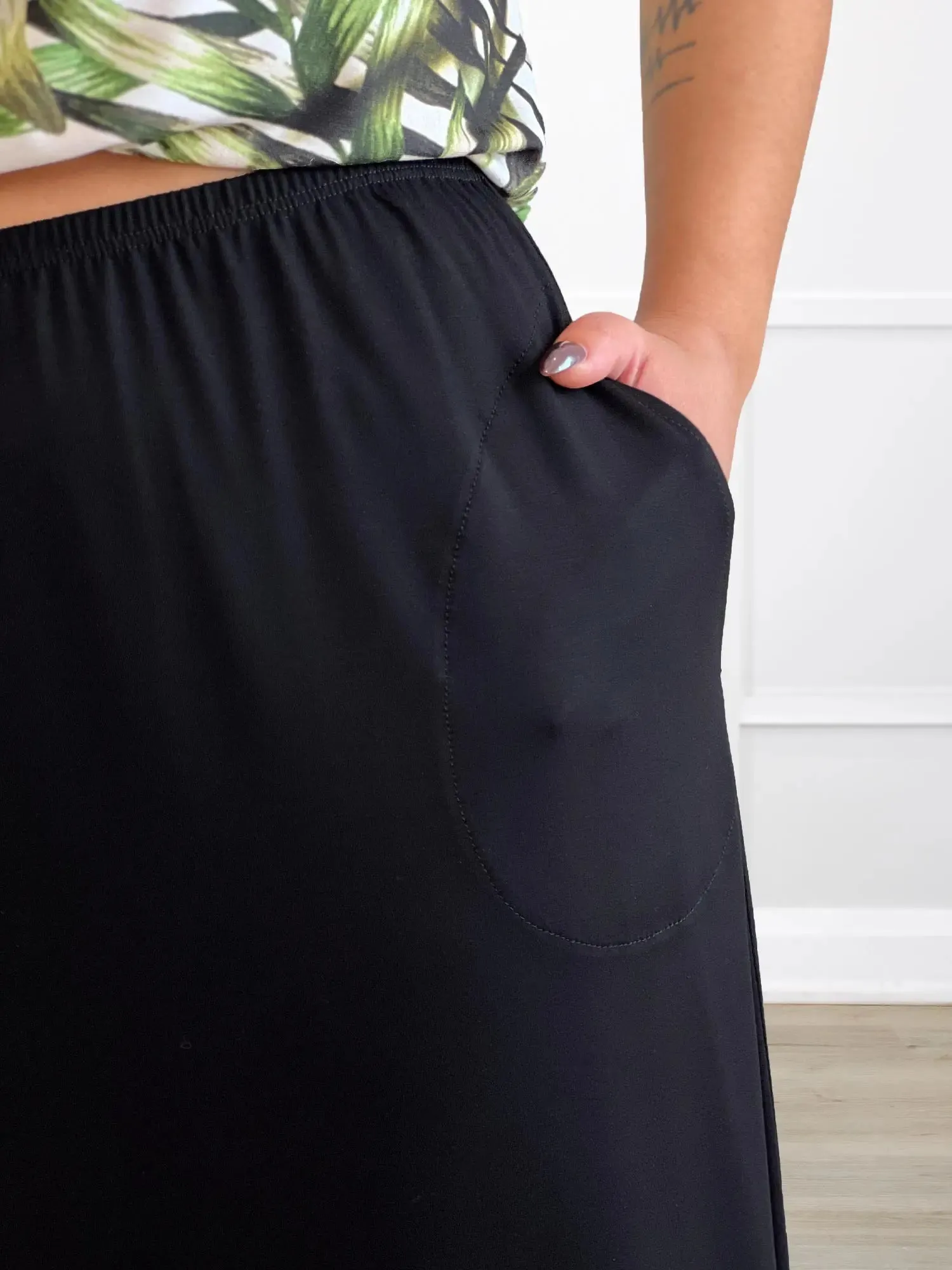 Alondra pocket midi skirt - FINAL SALE sold by Miik product image thumbnail 5