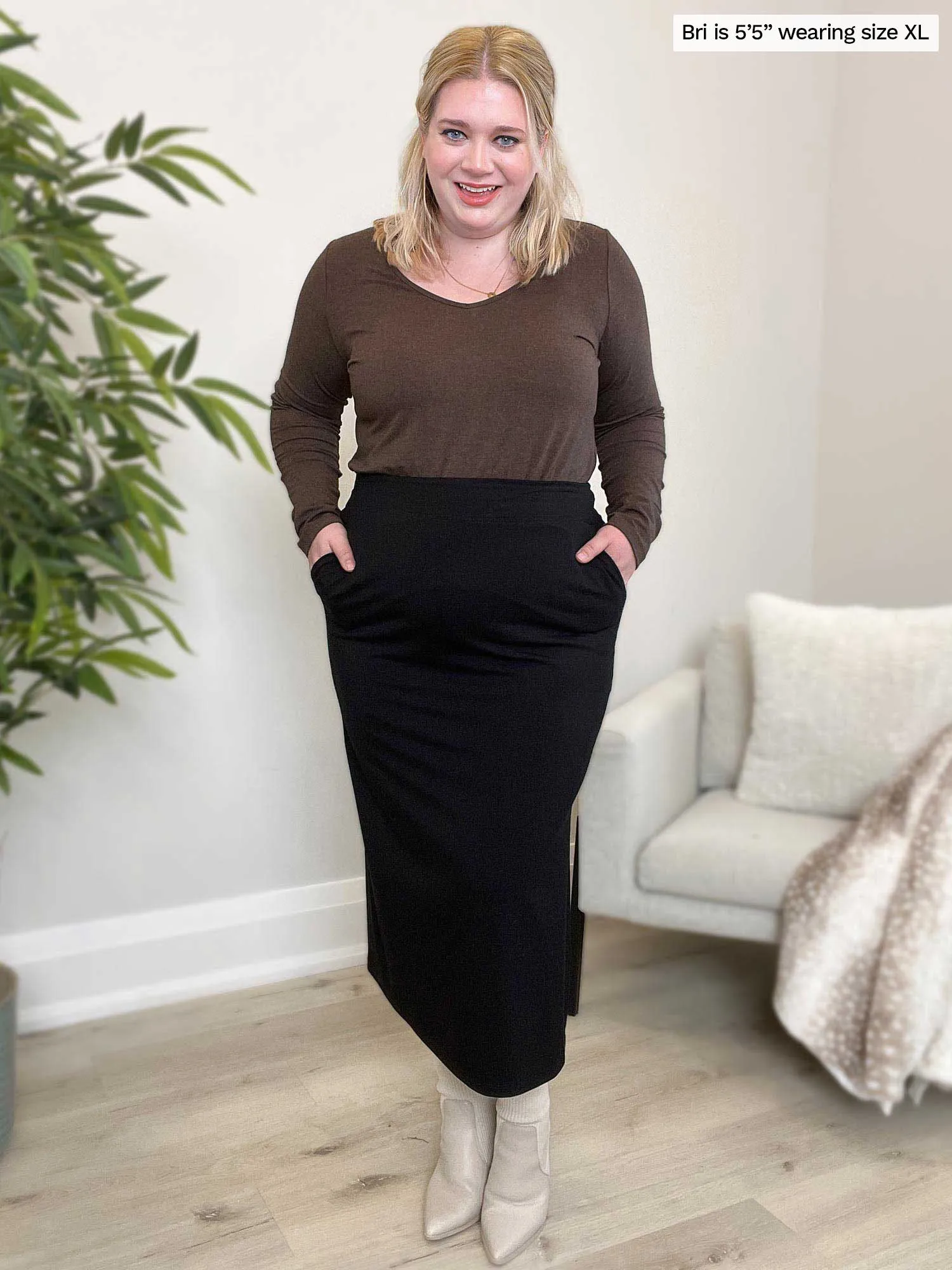 Priya modern long sleeve v-neck top - FINAL SALE sold by Miik product image thumbnail 4