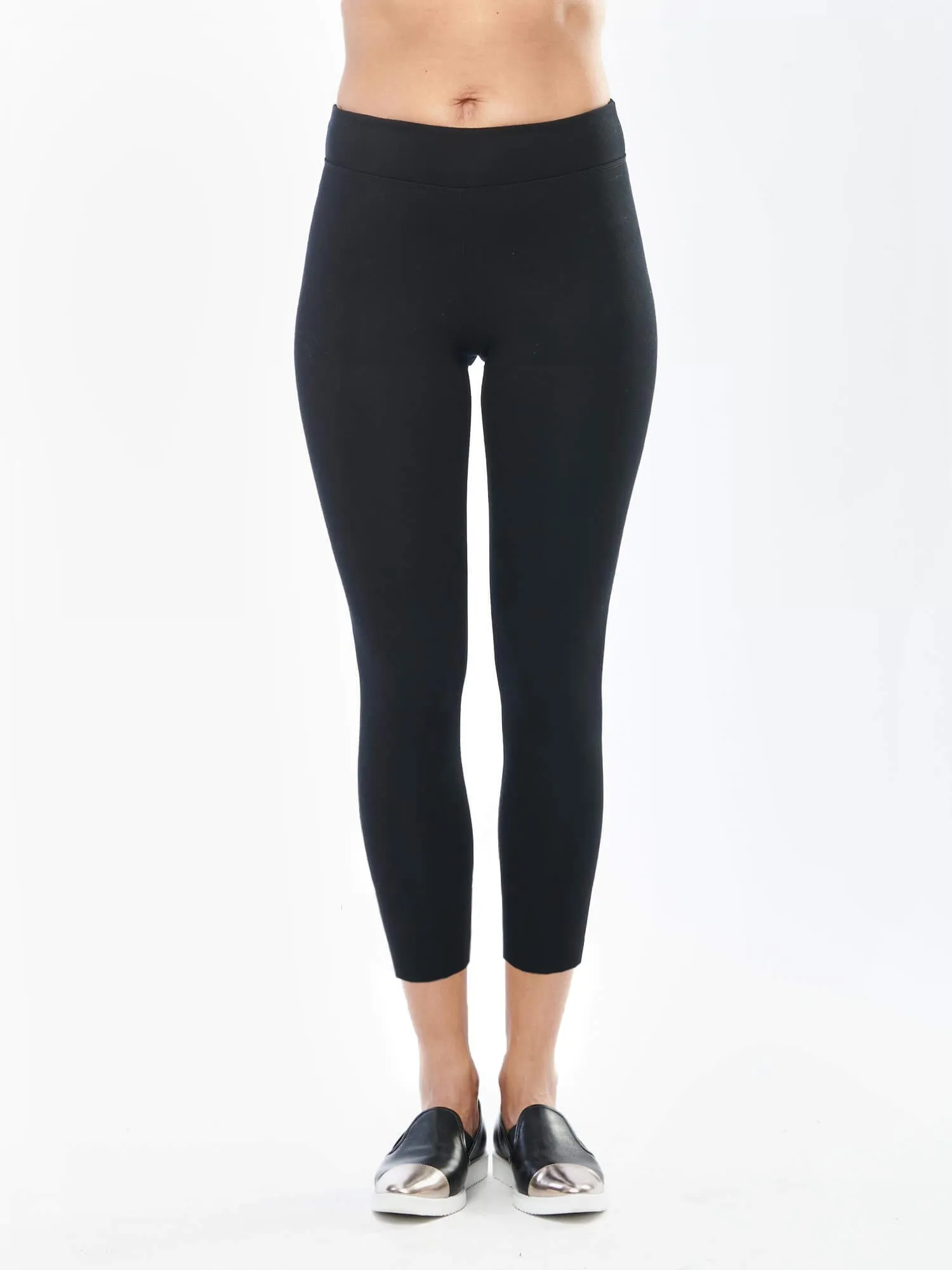 Lucy mid-rise capri legging sold by Miik