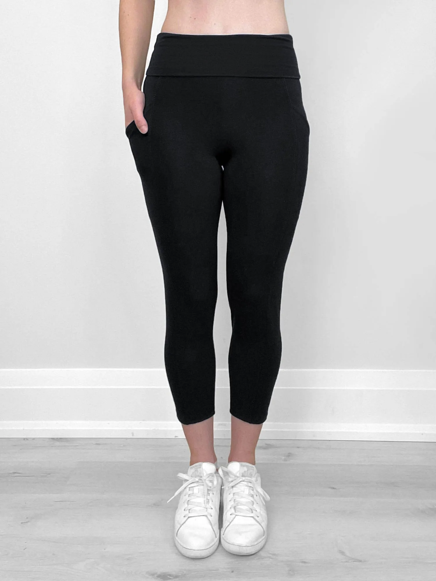 Seana high waisted pocket capri legging sold by Miik product image thumbnail 2