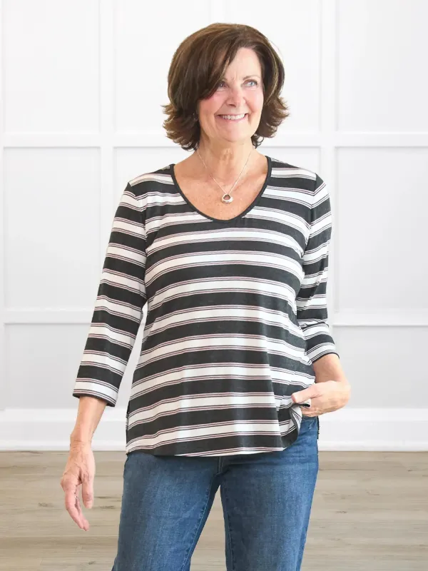 [50% OFF] Viola v-neck 3/4 sleeve top [SLIGHTLY FLAWED] - FINAL SALE made by Miik