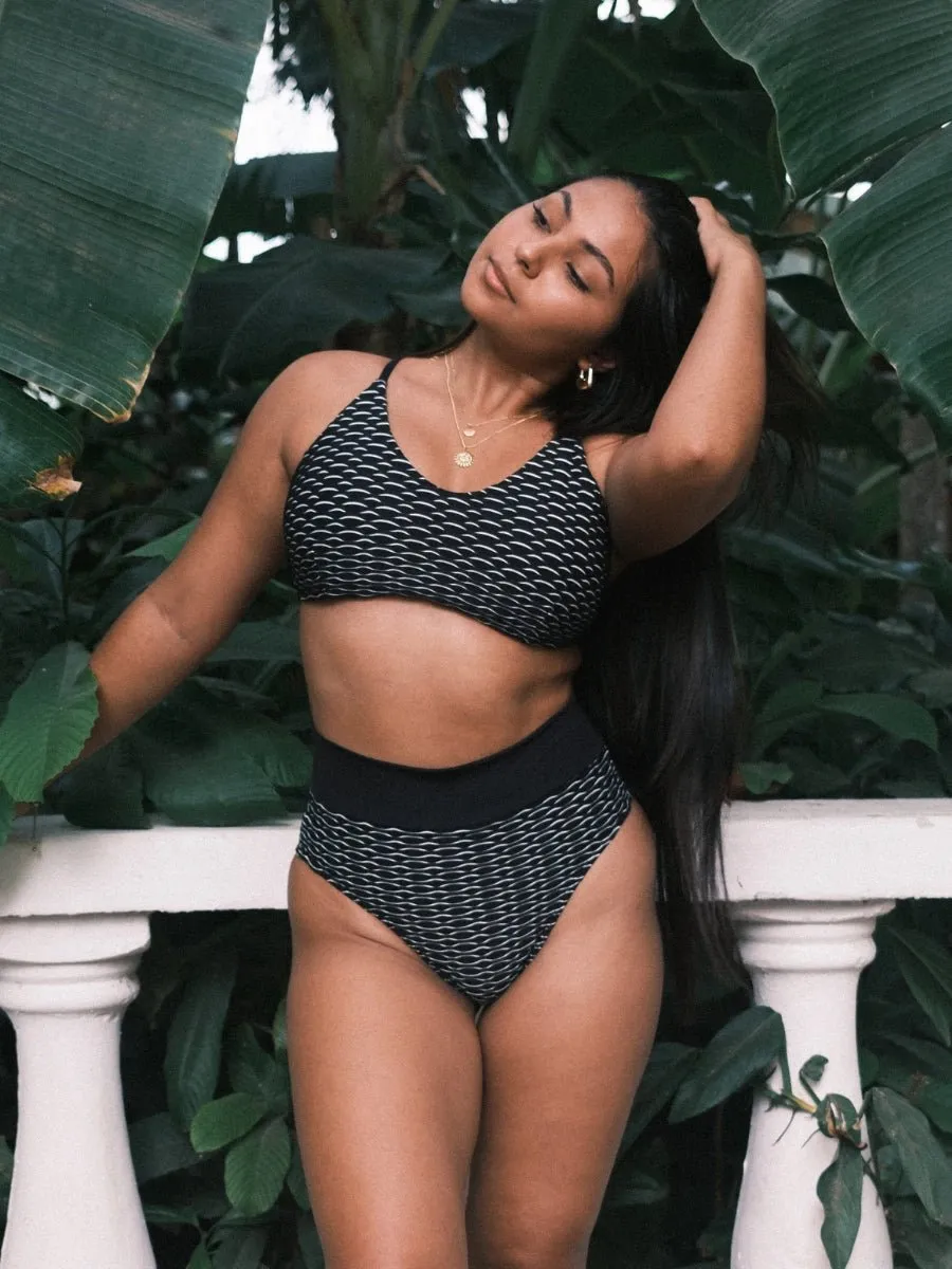 Haut de Bikini Triangle avec Dos Croisé Ajustable Elegant - Cali Cali sold by Oraki product image thumbnail 3