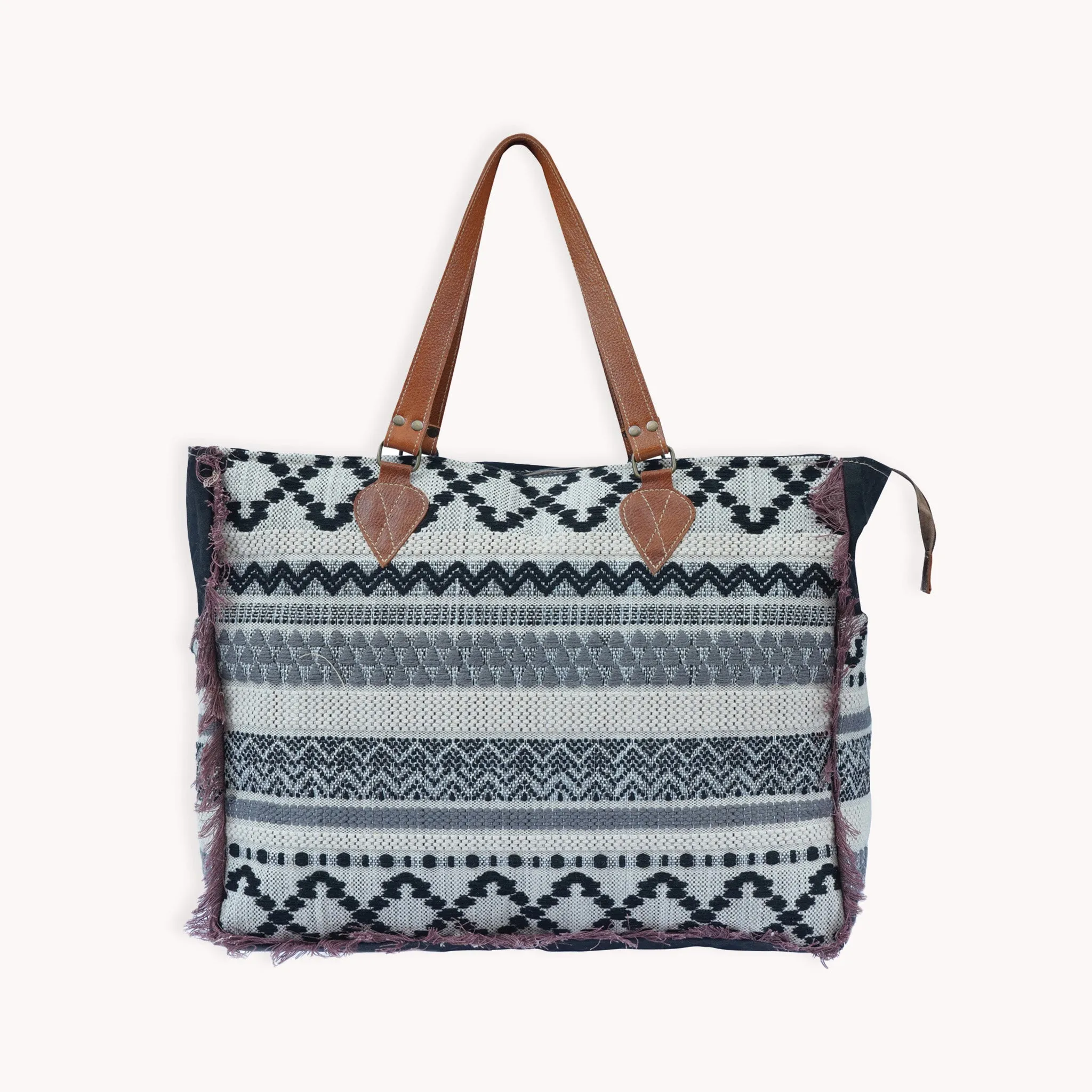 Spruce Weekender Bag sold by POKOLOKO