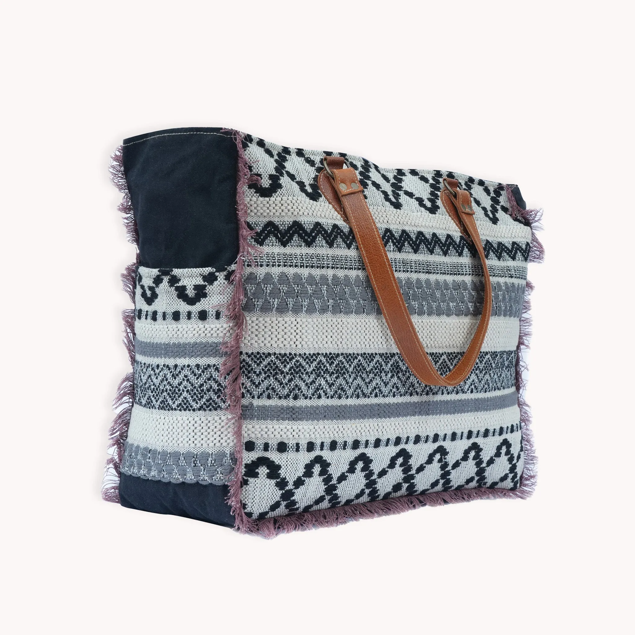 Spruce Weekender Bag sold by POKOLOKO product image thumbnail 4