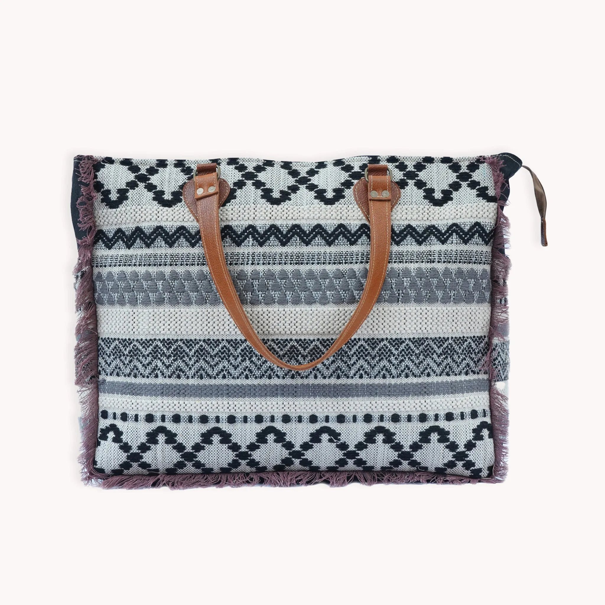 Spruce Weekender Bag sold by POKOLOKO product image thumbnail 3
