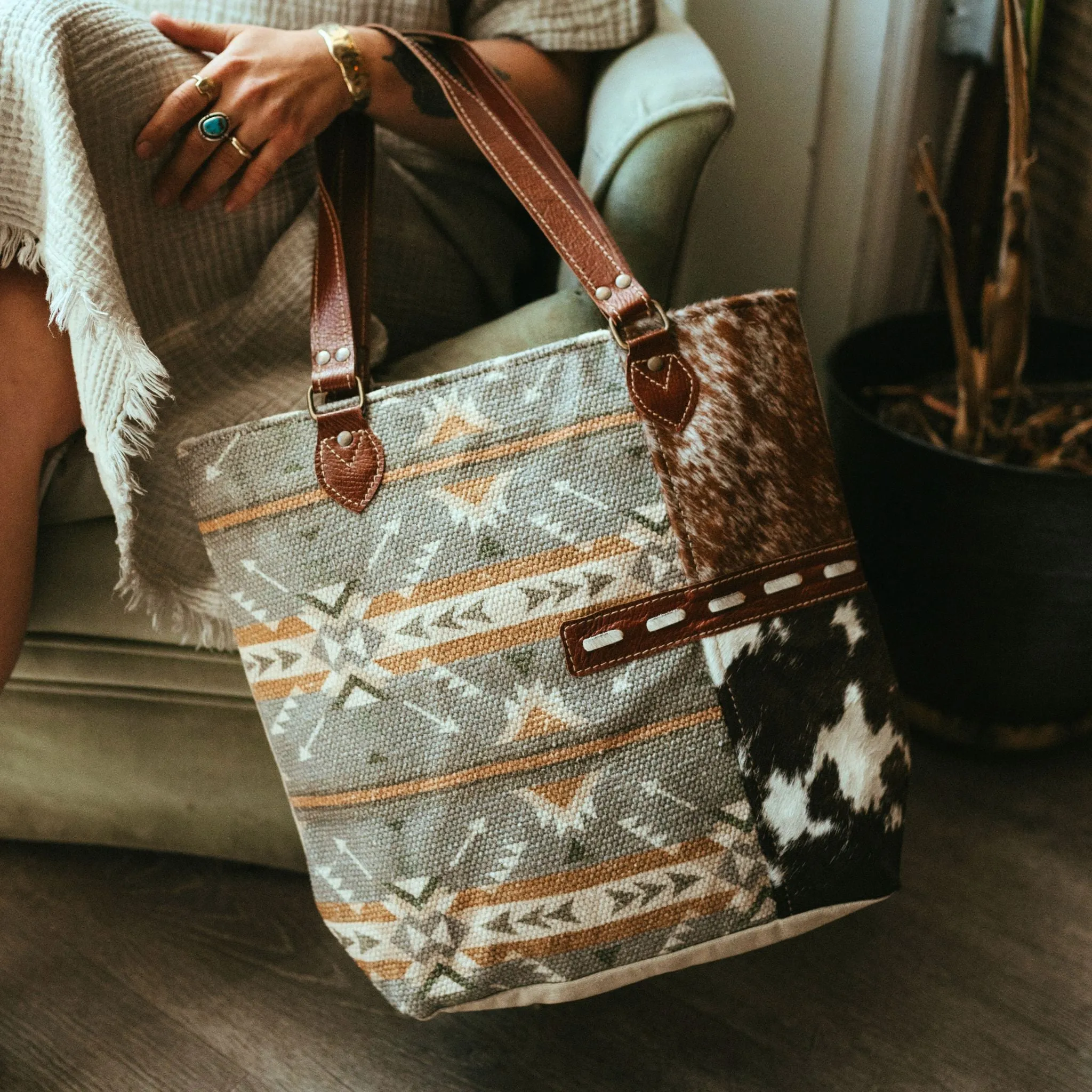 Aurora Tote Bag sold by POKOLOKO product image thumbnail 4