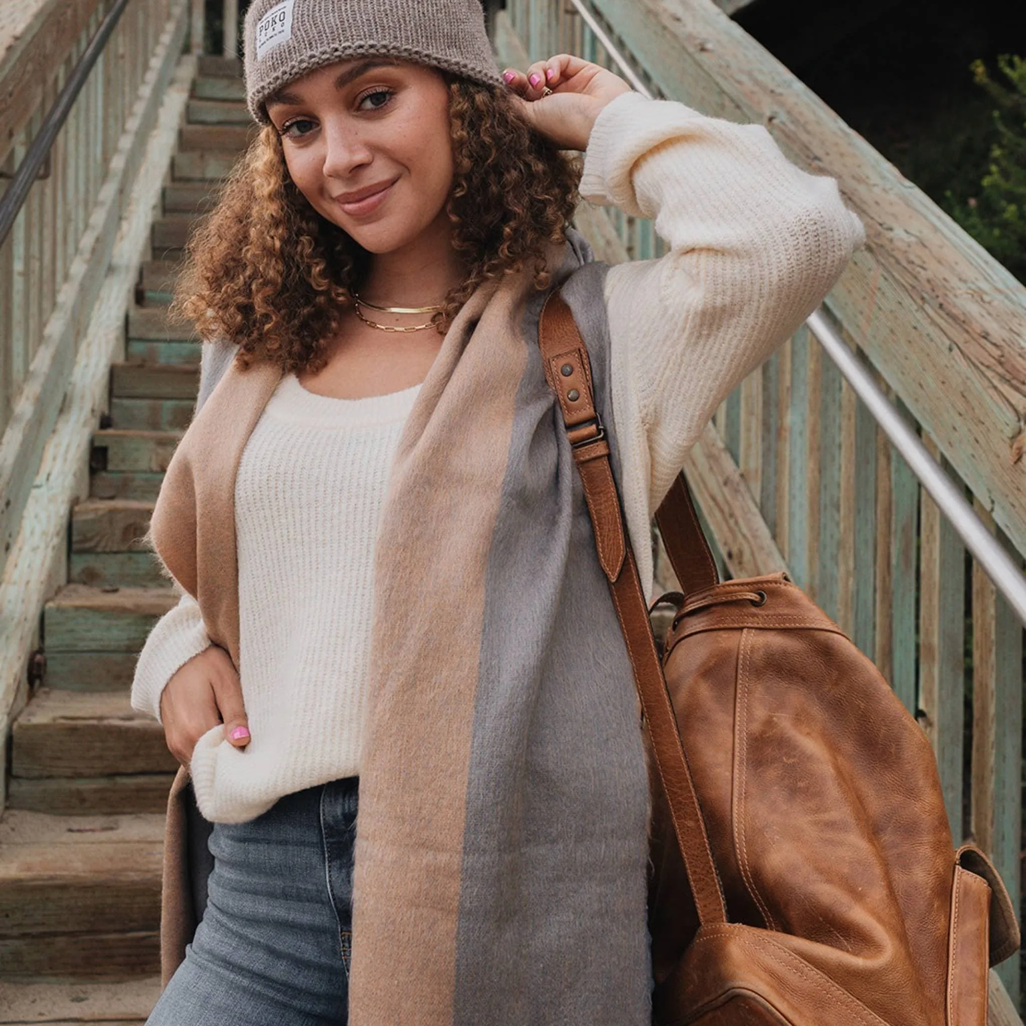 Two-Tone Alpaca Seamless Scarf sold by POKOLOKO product image thumbnail 4