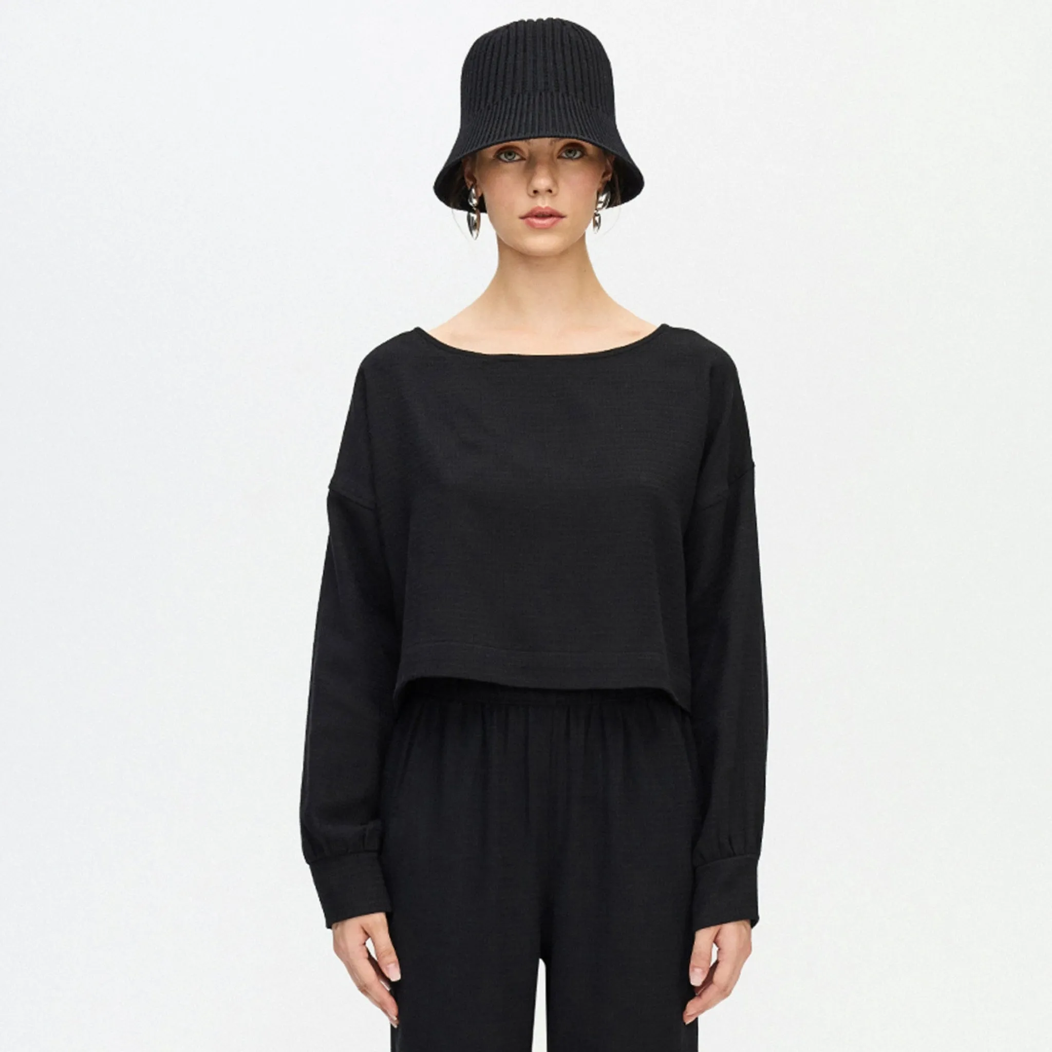 Flat Black Crop Blouse sold by POKOLOKO product image thumbnail 4
