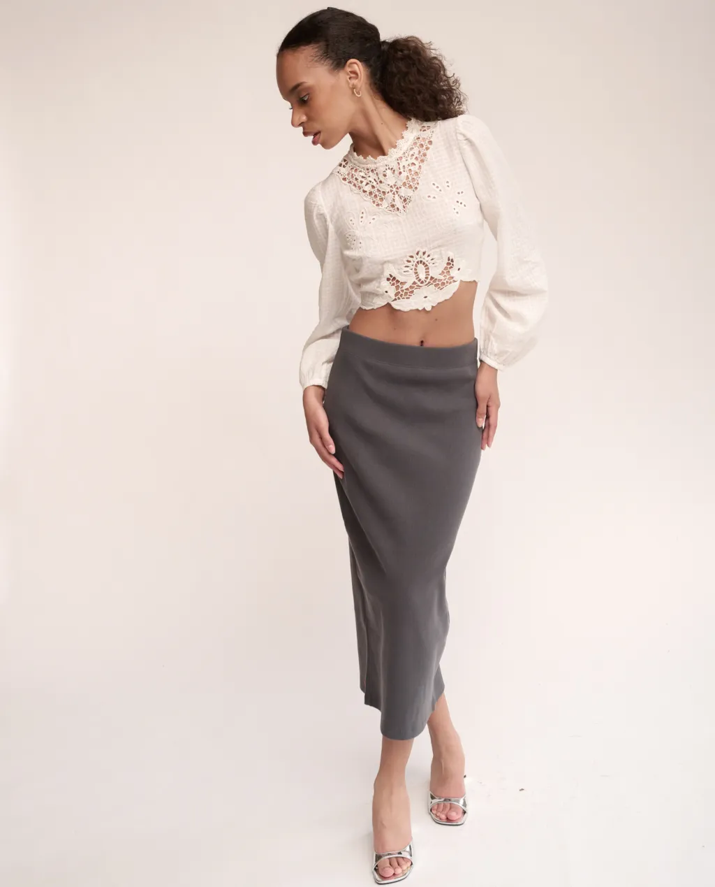 Robin midi skirt sold by preloved