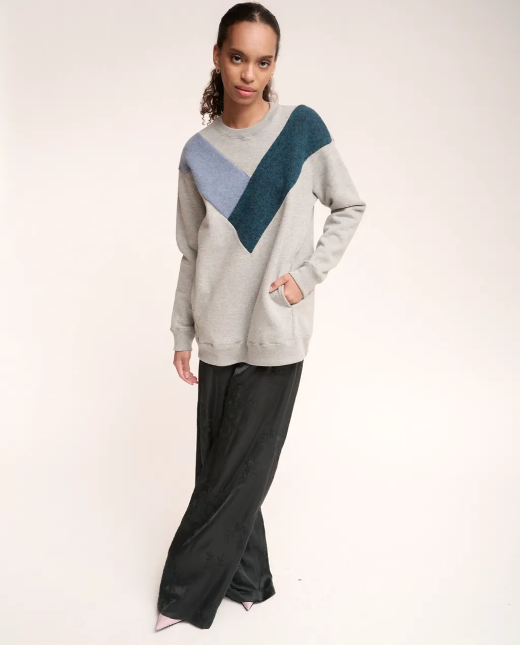 Ginny sweatshirt sold by preloved product image thumbnail 4