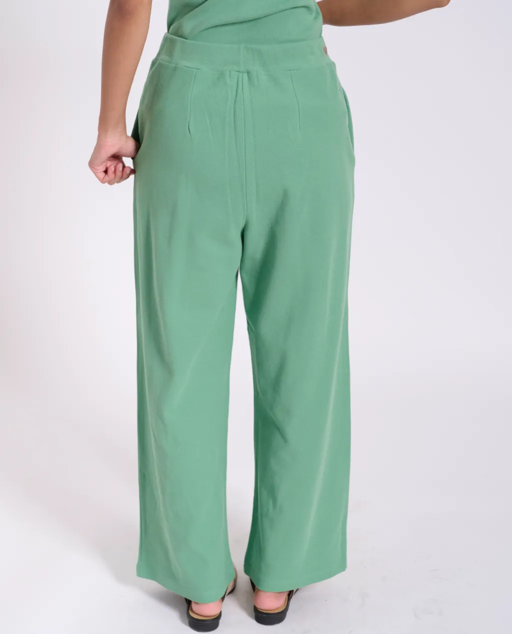 Shalaya ankle pants sold by preloved product image thumbnail 4