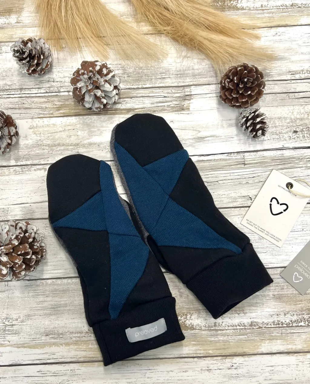 Skye Mitts with Upcycled Wool sold by preloved product image thumbnail 4