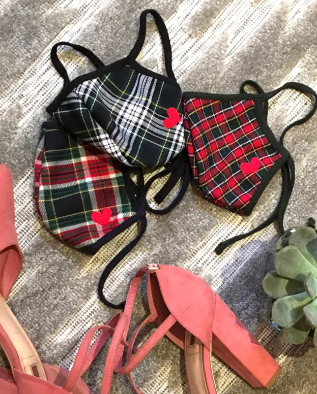 Holiday Face Mask- 3 pack sold by preloved