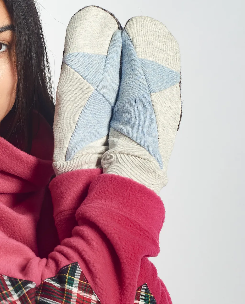 Skye Mitts in Eggshell Mix with Upcycled Wool sold by preloved product image thumbnail 2