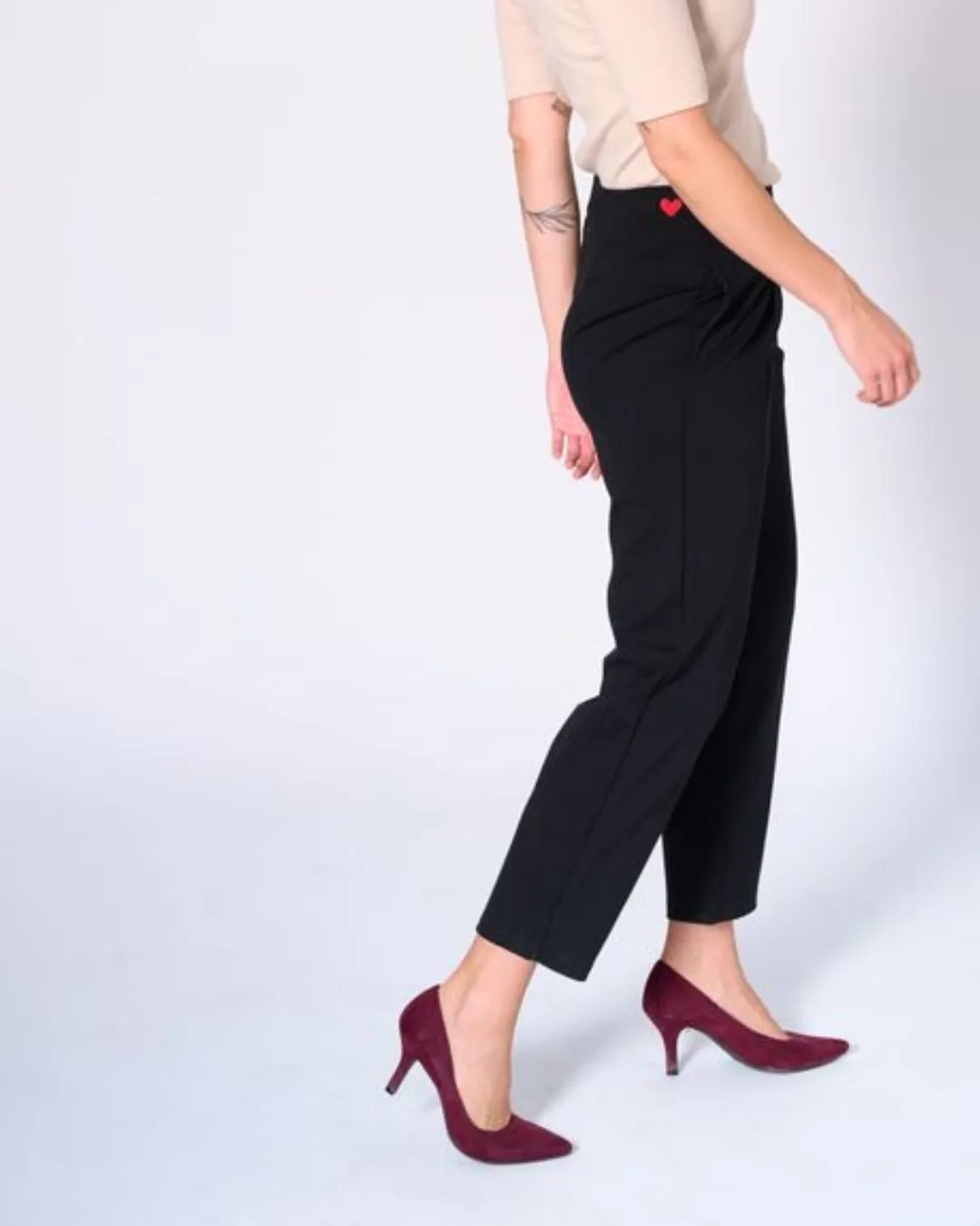 Karsty Tapered Pants sold by preloved product image thumbnail 5