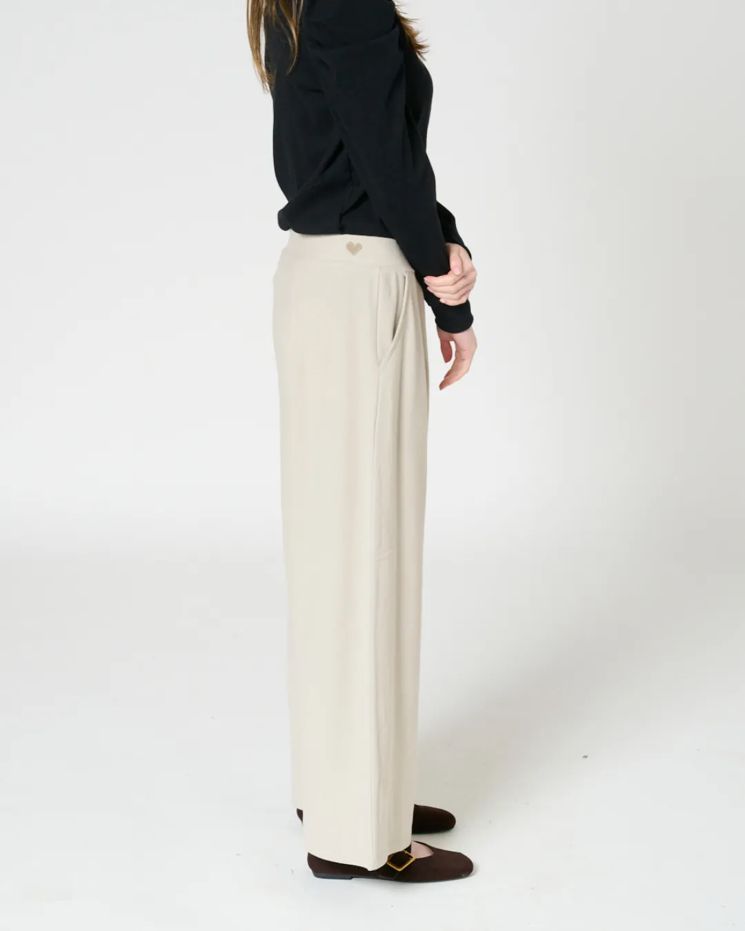 Leigh cropped pants sold by preloved product image thumbnail 2