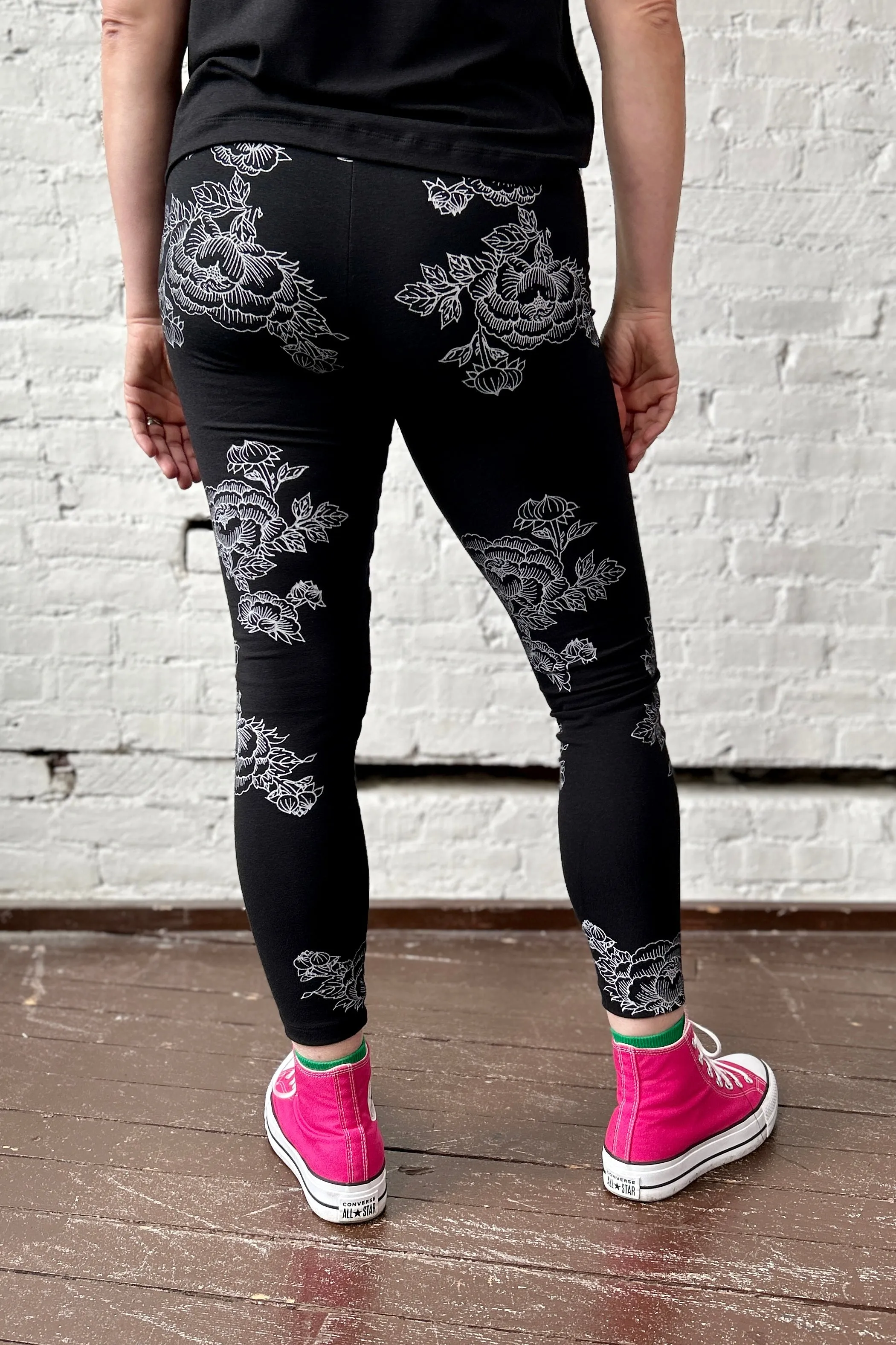 Leggings 7/8 - Black sold by Smoking Lily product image thumbnail 4