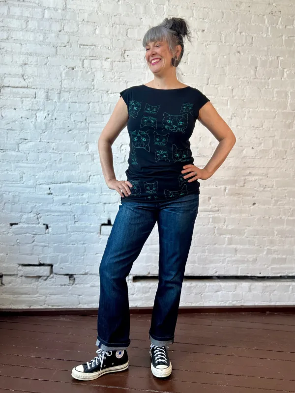 Simple Tee Black sold by Smoking Lily