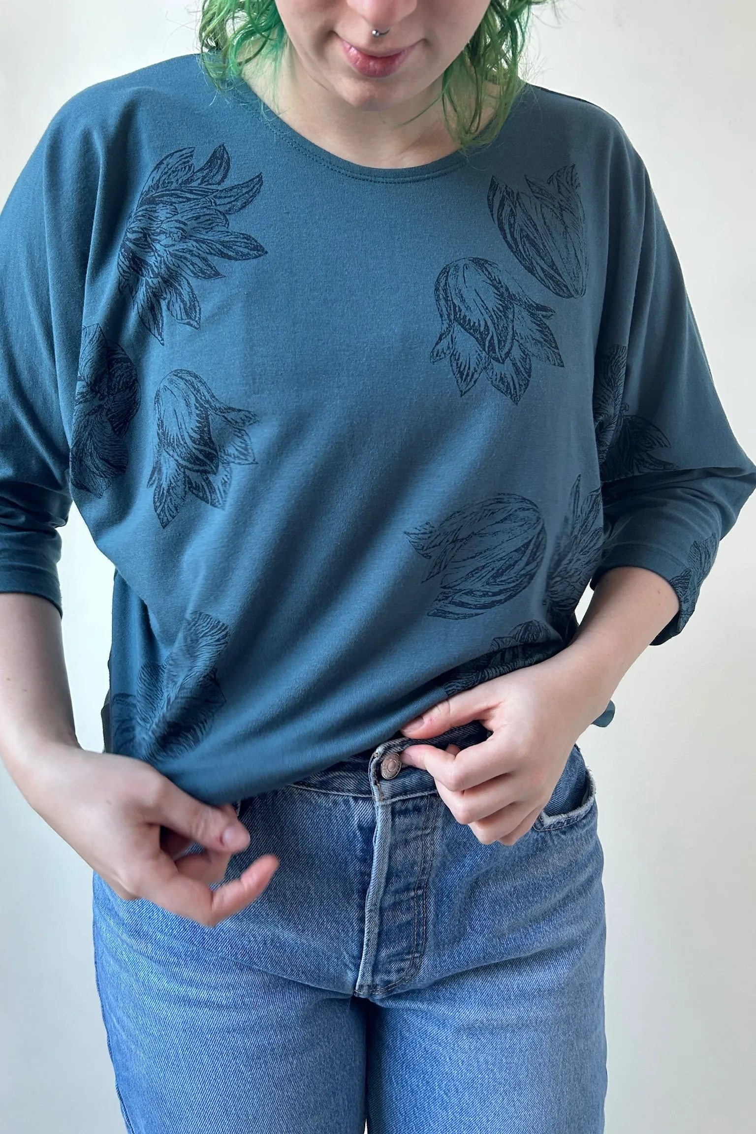 Nikita - Stargazer sold by Smoking Lily product image thumbnail 5