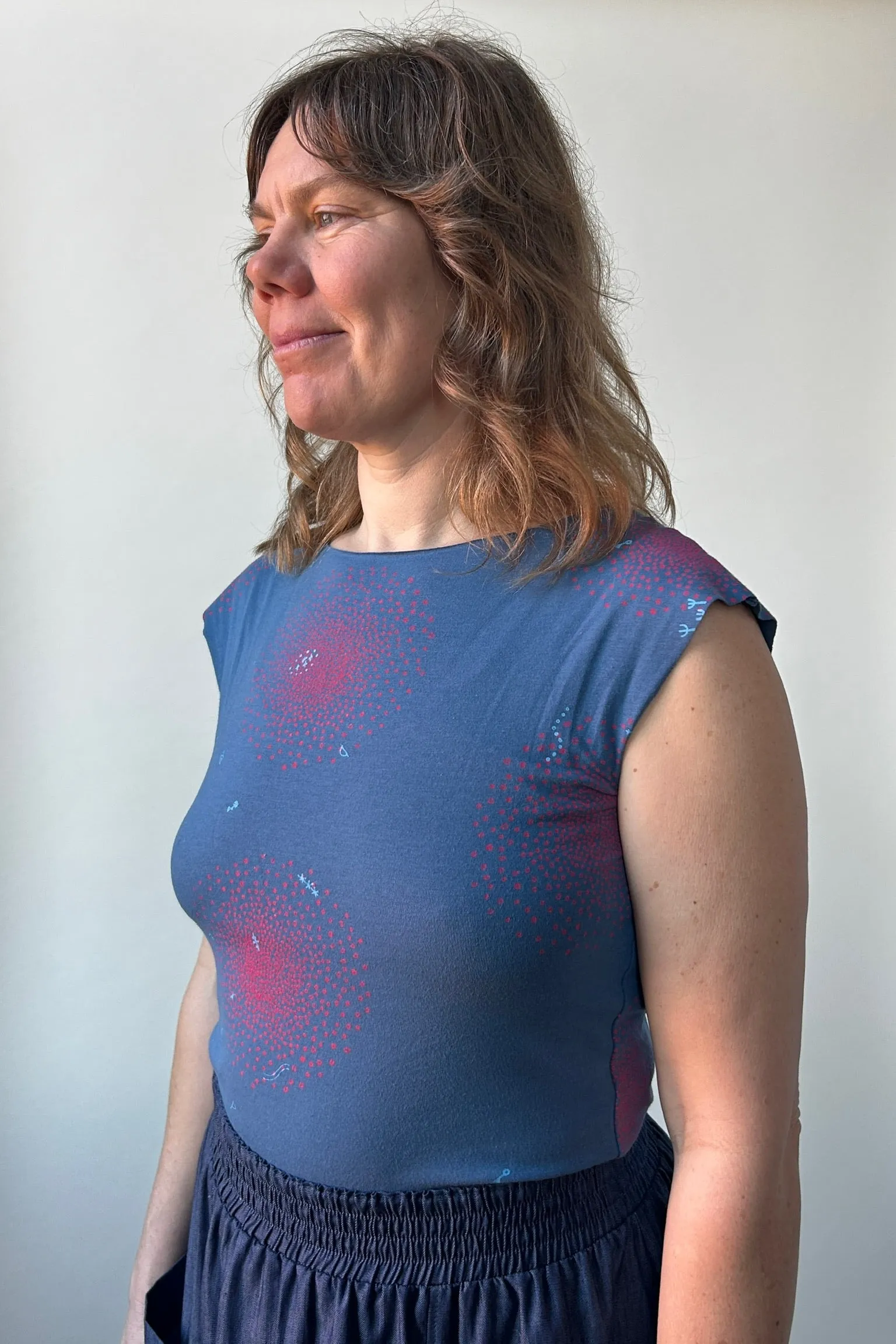 Simple Tee Stellar sold by Smoking Lily product image thumbnail 2