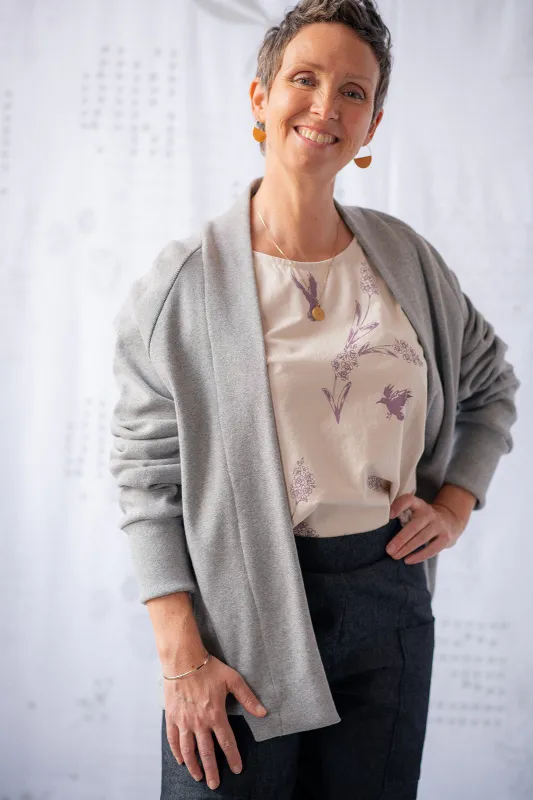 Short Embrace - Grey made by Smoking Lily