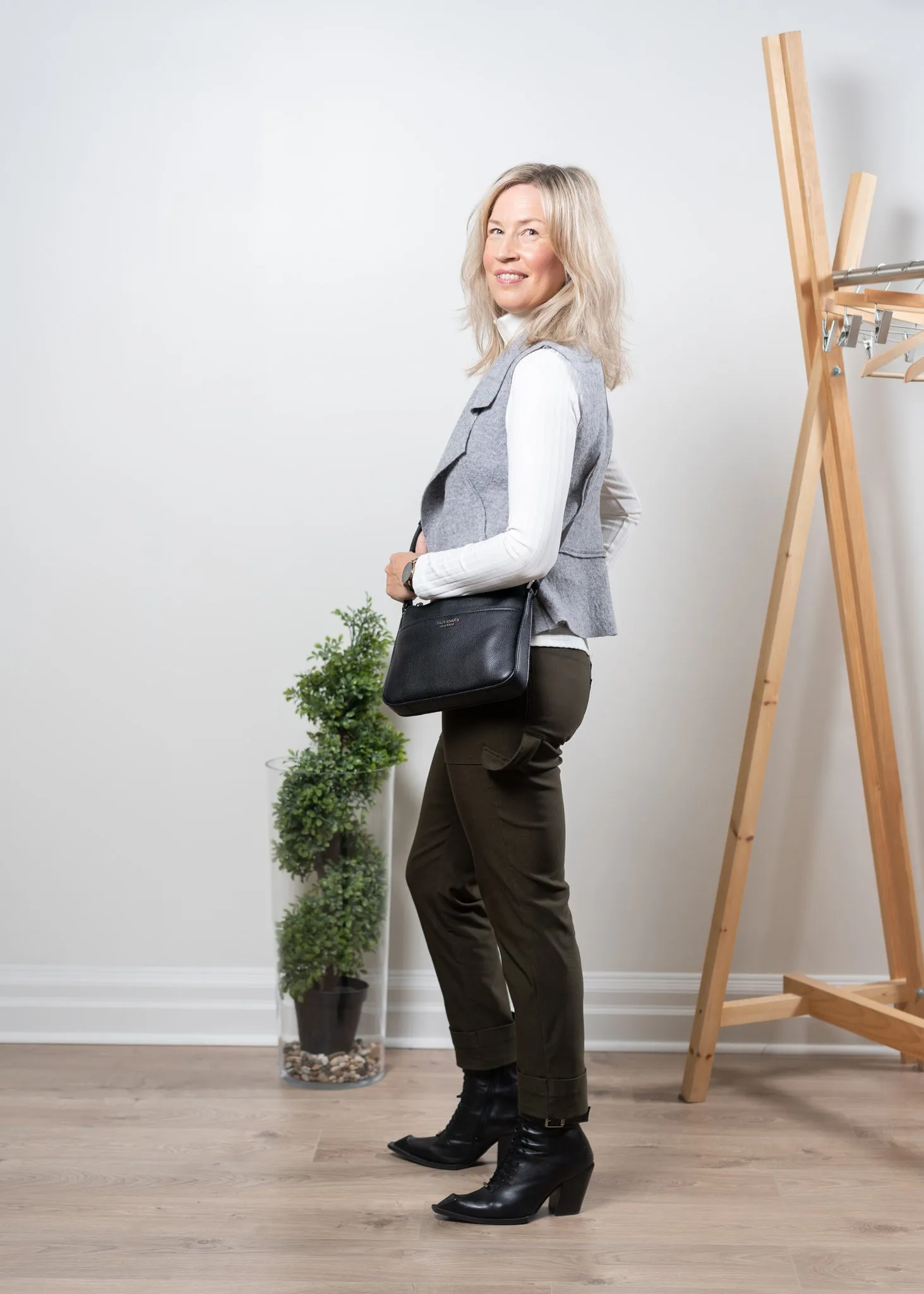 Jolie carpenter - stretch twill sold by Studio Dianne product image thumbnail 3