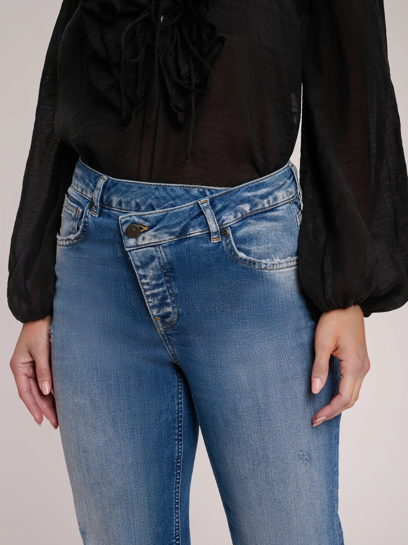 CHLOE STRAIGHT JEANS / BRUNNERA sold by Yoga Jeans product image thumbnail 3