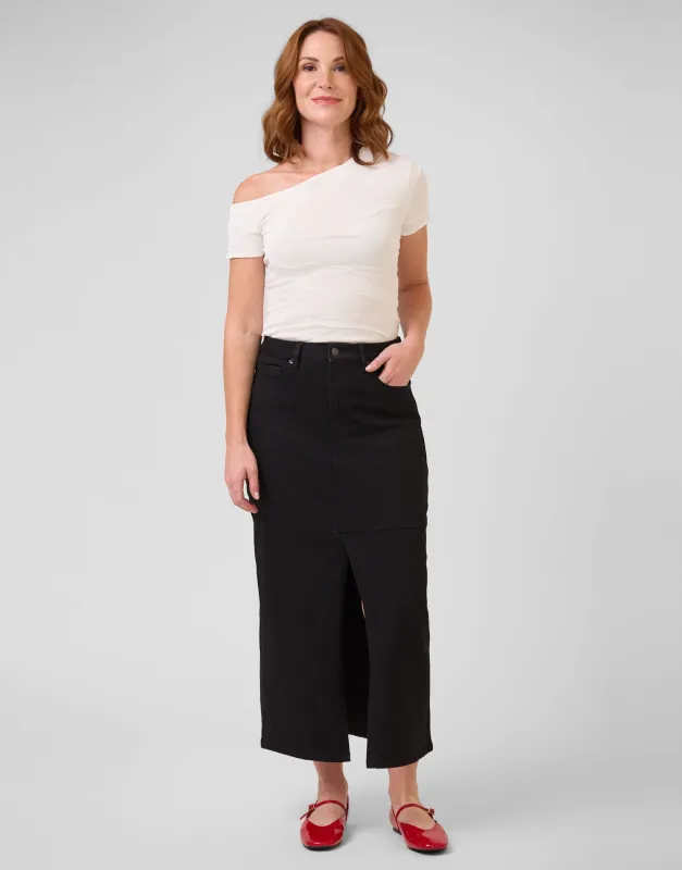 SKIRT / BLACK sold by Yoga Jeans