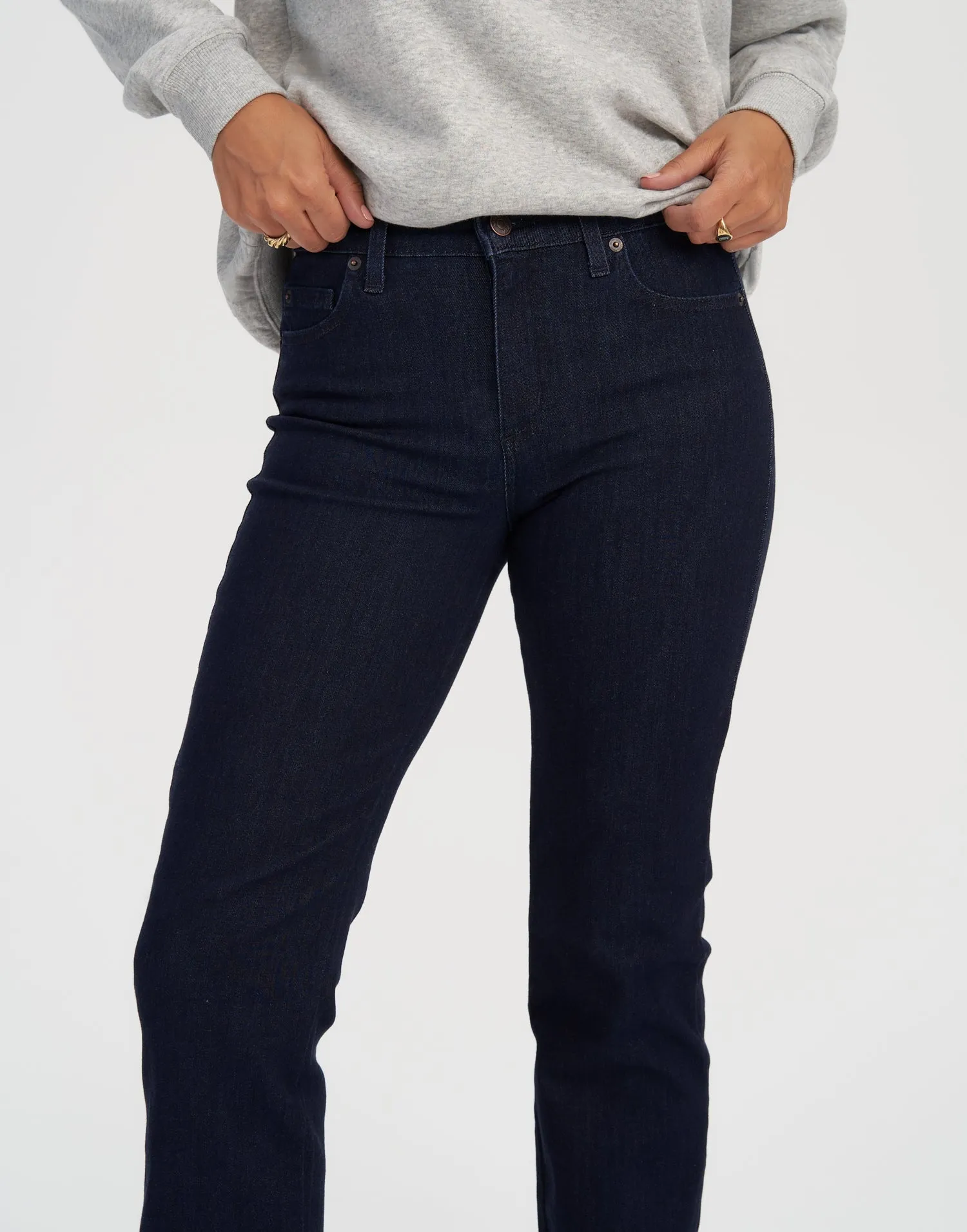 CLASSIC RISE / CHLOE STRAIGHT / PRAGUE / 31" INSEAM sold by Yoga Jeans product image thumbnail 3