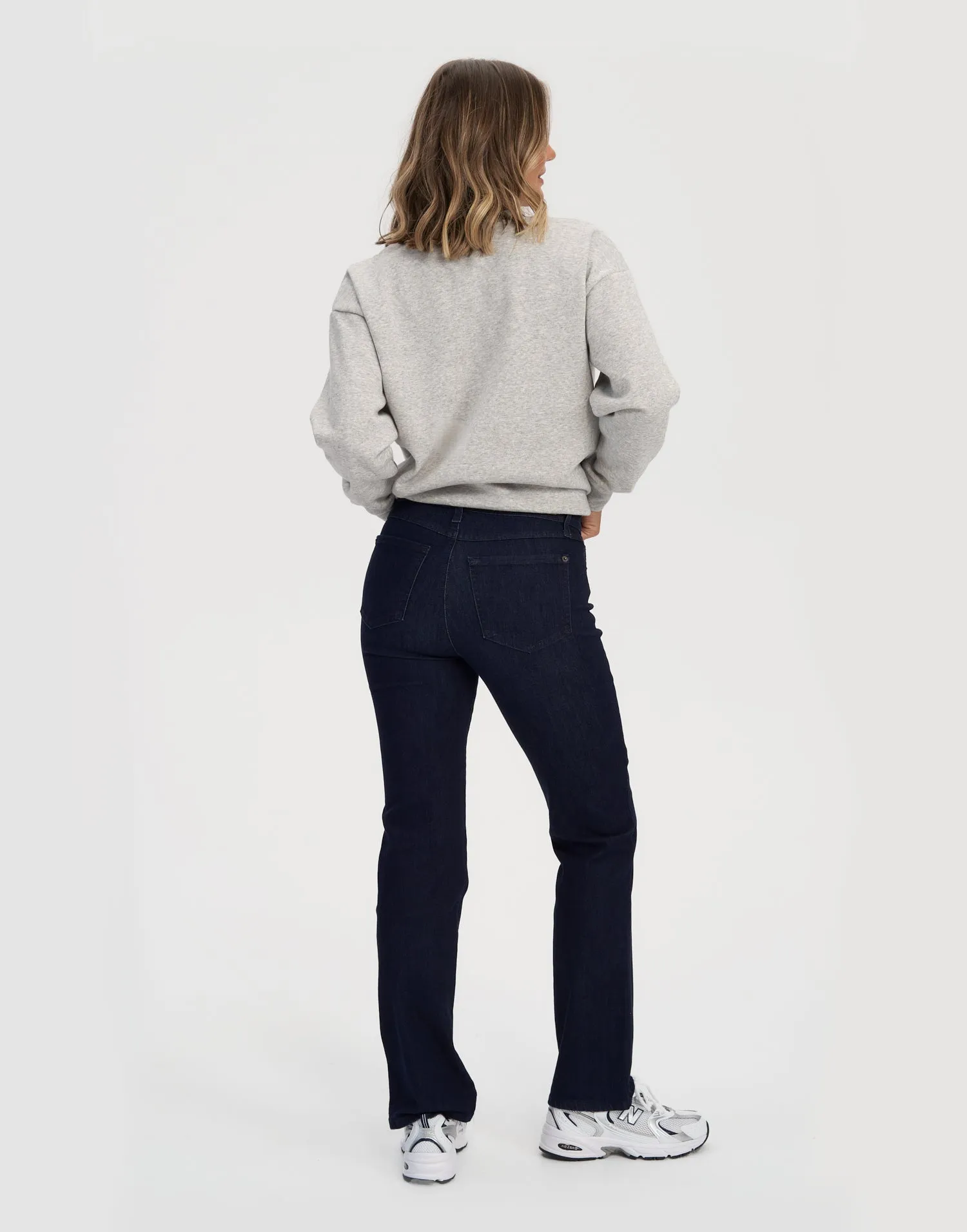 CLASSIC RISE / CHLOE STRAIGHT / PRAGUE / 31" INSEAM sold by Yoga Jeans product image thumbnail 4