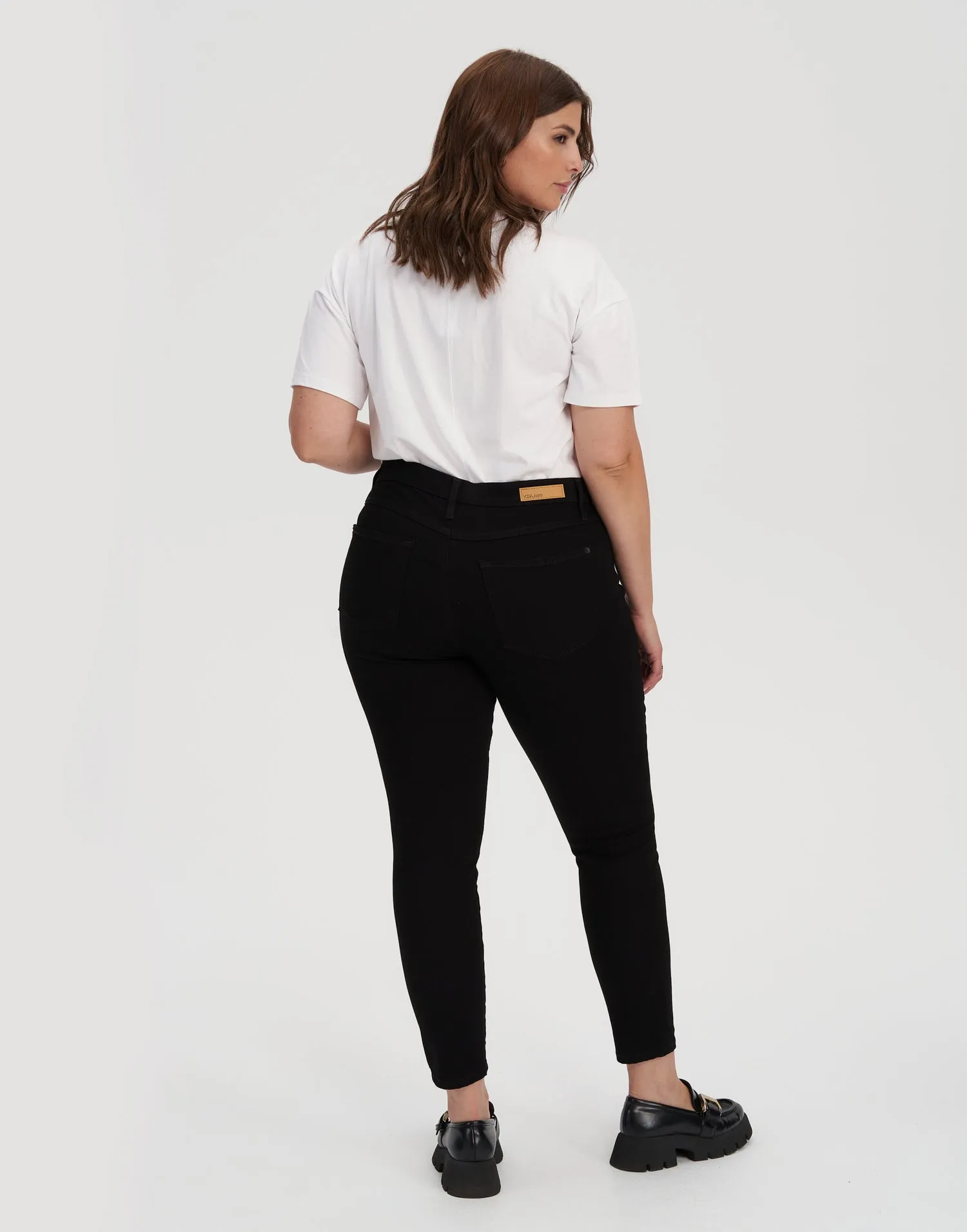 RACHEL SKINNY JEANS / 27" BLACK sold by Yoga Jeans product image thumbnail 3