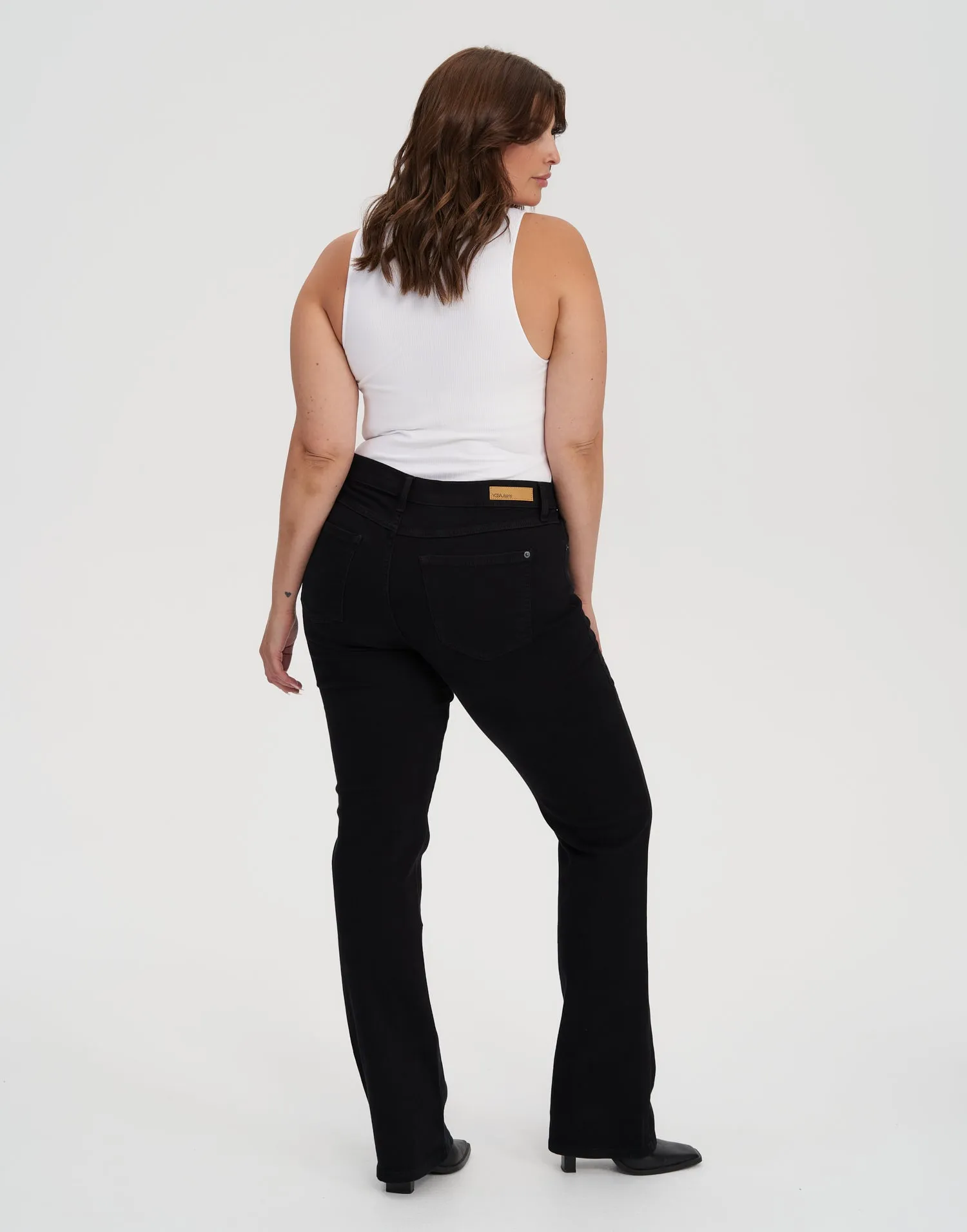 CHLOE CLASSIC RISE STRAIGHT JEANS / BLACK sold by Yoga Jeans product image thumbnail 5
