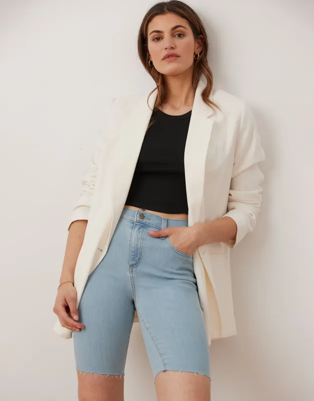 SHORTS / THE BIKER sold by Yoga Jeans