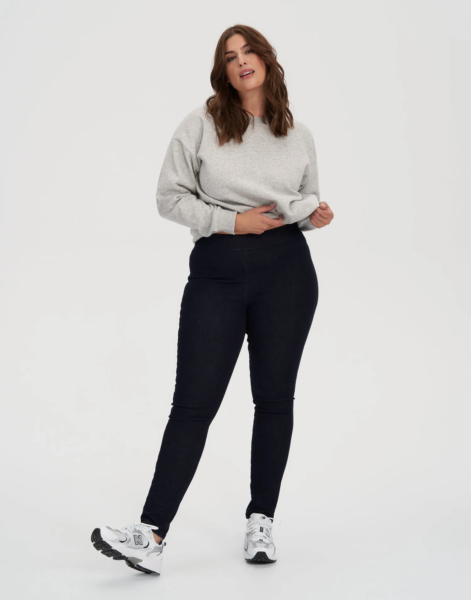 HIGH RISE / RACHEL SKINNY / PRAGUE PULL-ON / 30" INSEAM sold by Yoga Jeans product image thumbnail 5