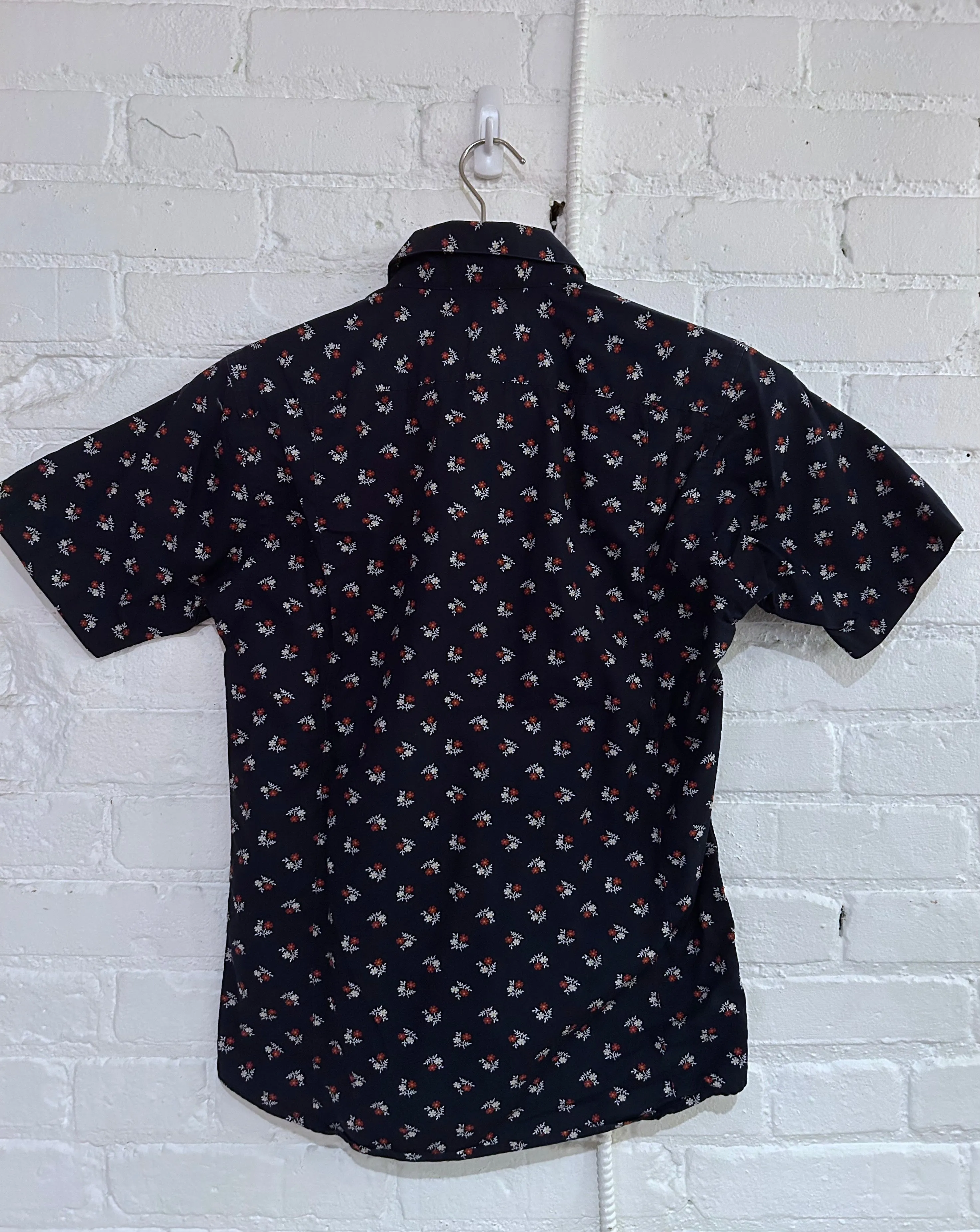 Vintage Short Sleeve Dylan | Flowers on Navy sold by 18 Waits product image thumbnail 2