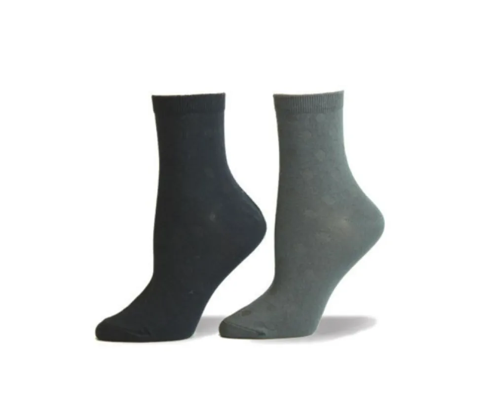 Vagden Women's "Links Qtr Dots" Casual Bamboo Socks sold by Great Sox