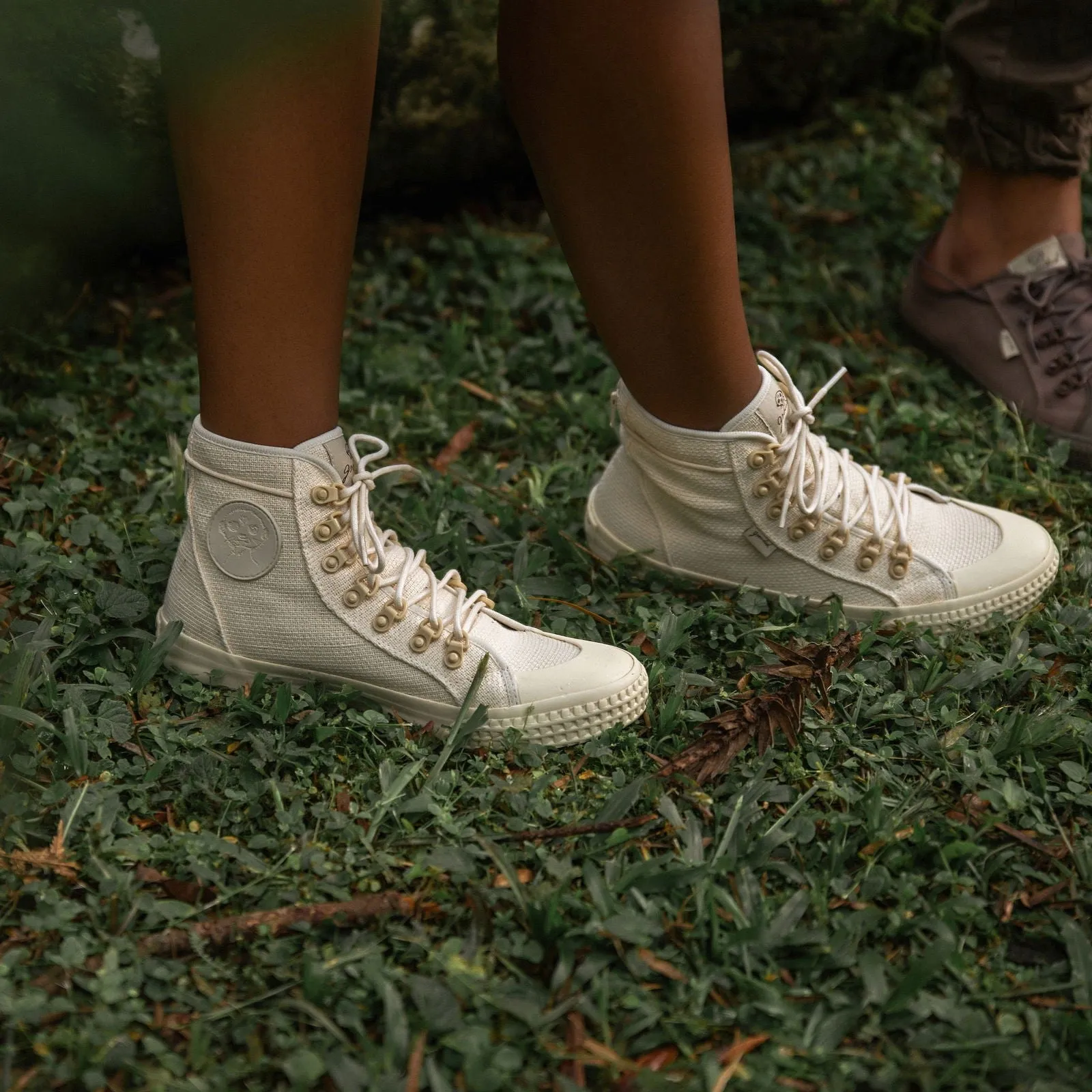 Des sold by Grounded People product image thumbnail 2