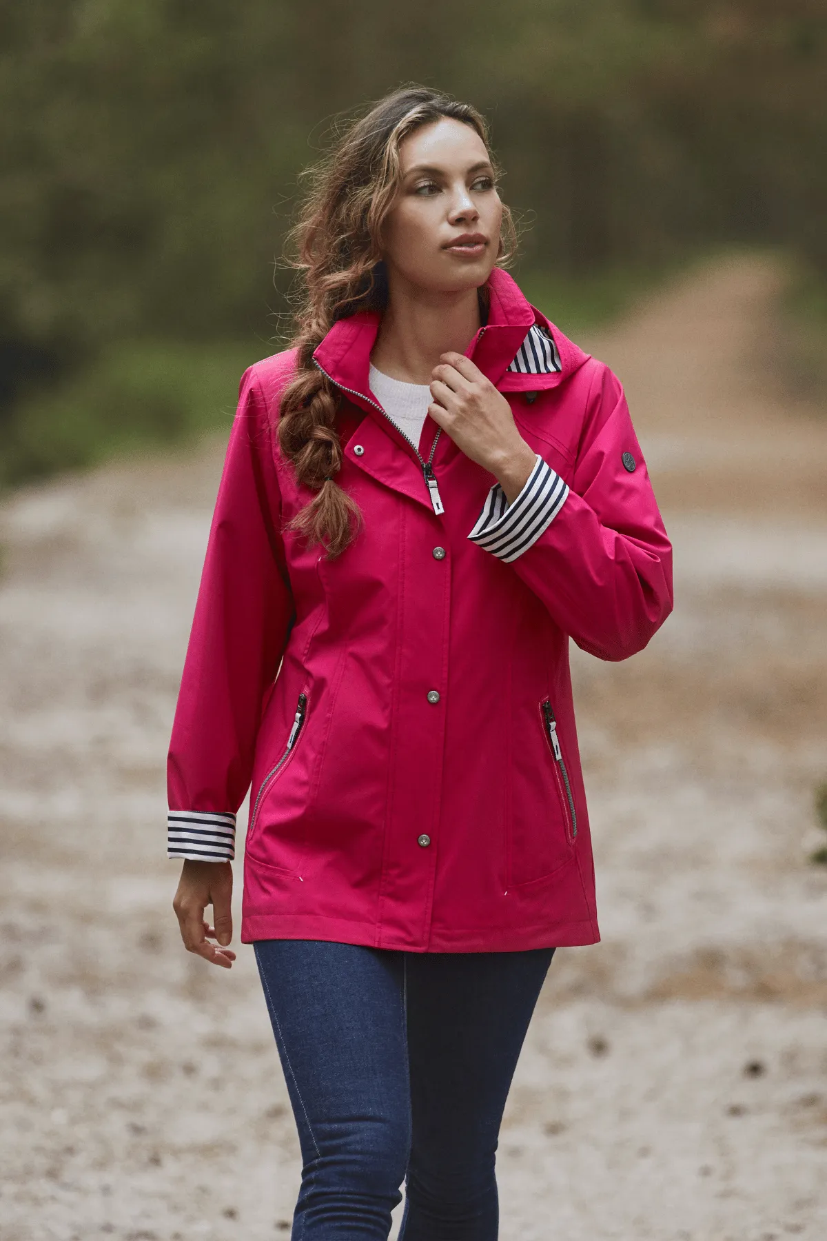 LUNA Wind & Waterproof Jacket 2882 sold by Lornes Coats