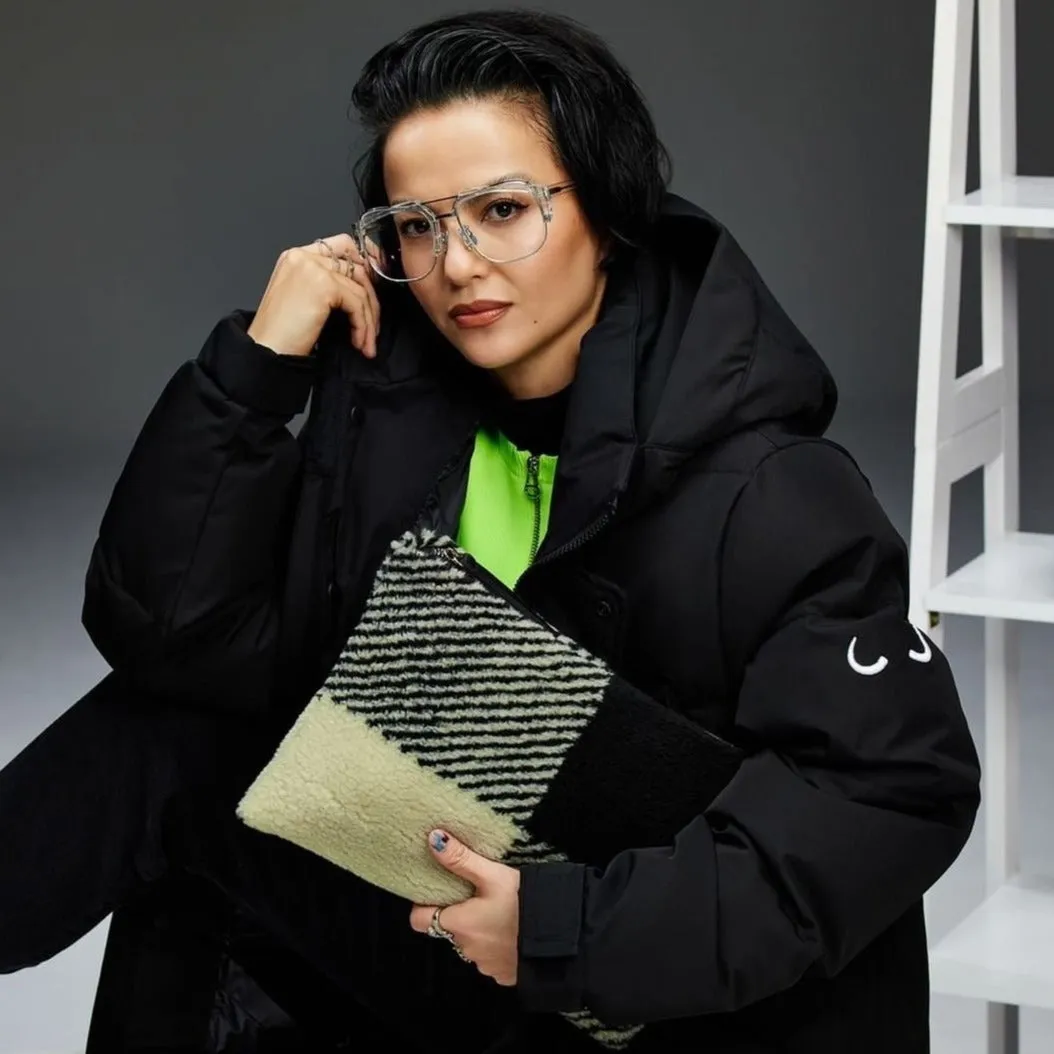 Cozy Clutch sold by Wuxly product image thumbnail 4