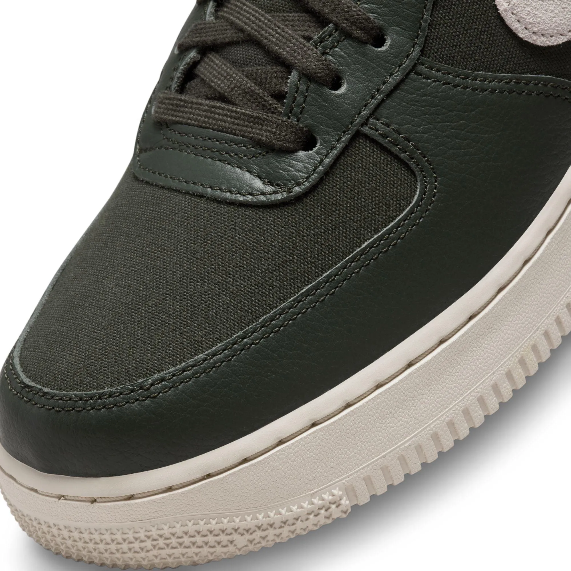 Air Force 1 '07 LX sold by Stomping Ground product image thumbnail 4