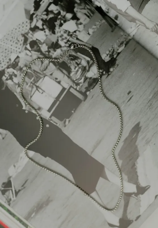 Box Chain Necklace – Silver sold by Bibi & Kim