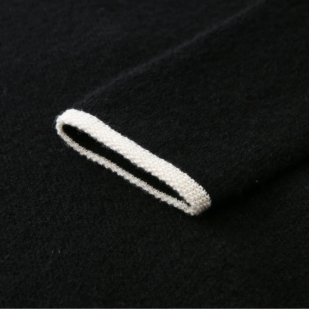 100% Cashmere Women's Two-Tone Buttoned Cardigan sold by COMOBOCA product image thumbnail 4