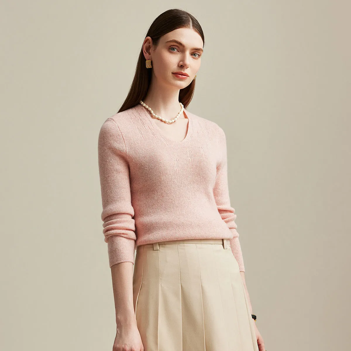 100% Cashmere Women's Ribbed V-Neck Sweater sold by COMOBOCA product image thumbnail 4