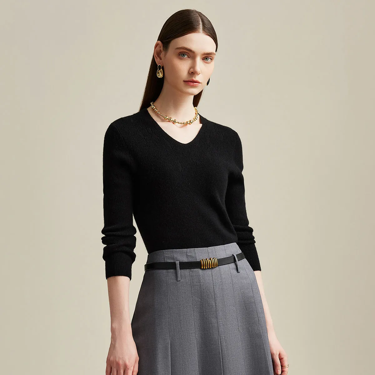 100% Cashmere Women's Ribbed V-Neck Sweater sold by COMOBOCA product image thumbnail 3