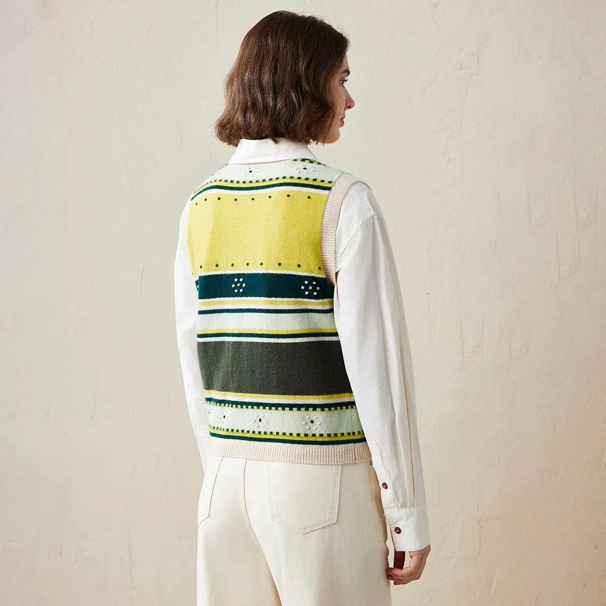 100% Cashmere Colorful Geometric Knit Vest sold by COMOBOCA product image thumbnail 2